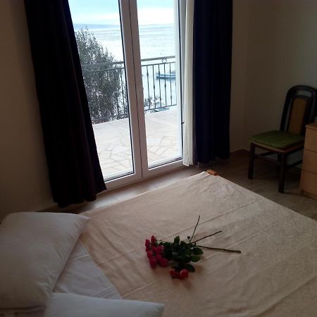 Apartment On The Beach Lokva Rogoznica Exterior photo