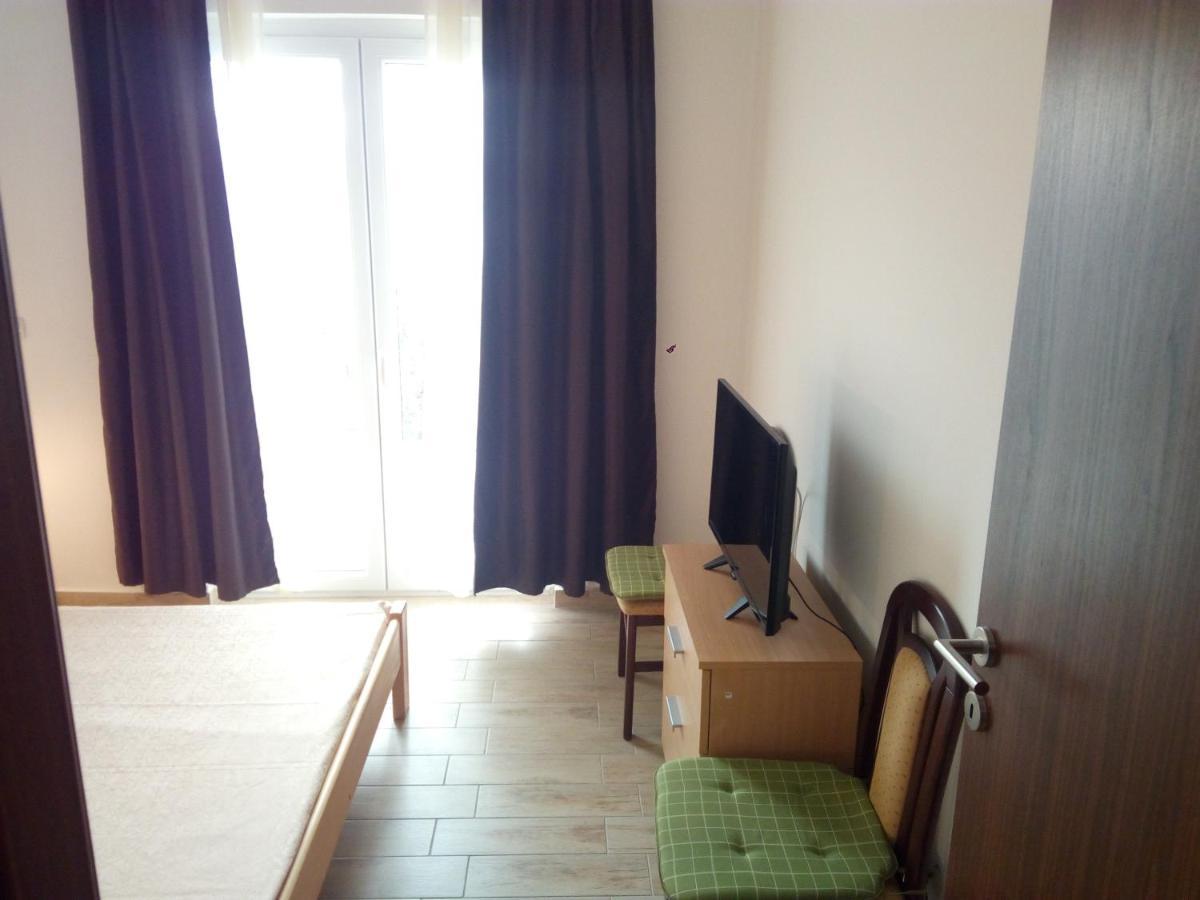 Apartment On The Beach Lokva Rogoznica Exterior photo