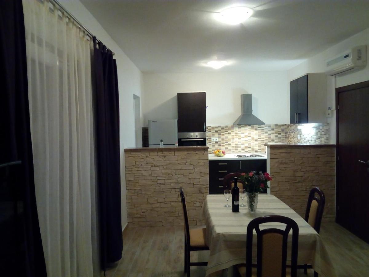 Apartment On The Beach Lokva Rogoznica Exterior photo