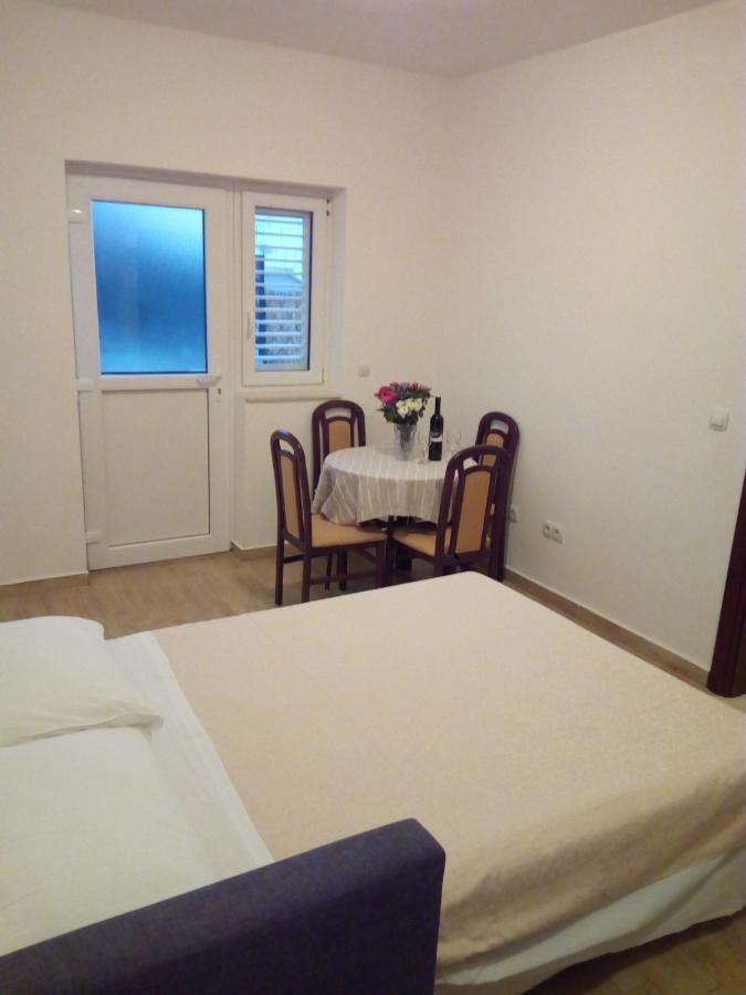 Apartment On The Beach Lokva Rogoznica Exterior photo