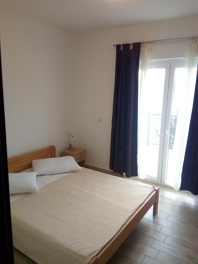 Apartment On The Beach Lokva Rogoznica Exterior photo