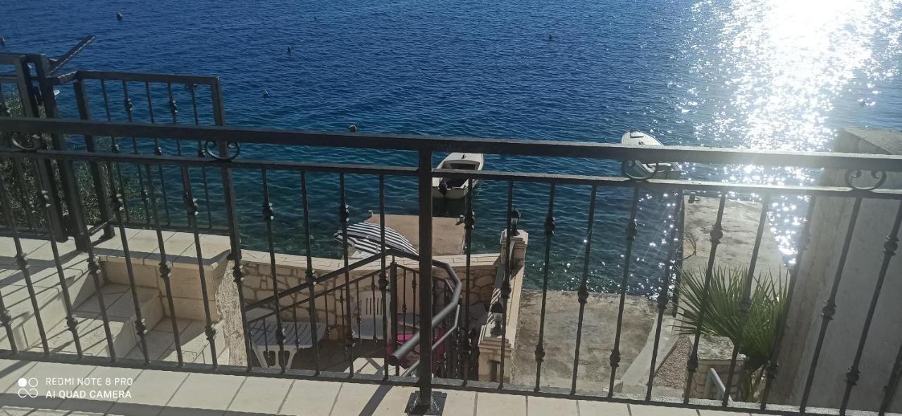 Apartment On The Beach Lokva Rogoznica Exterior photo