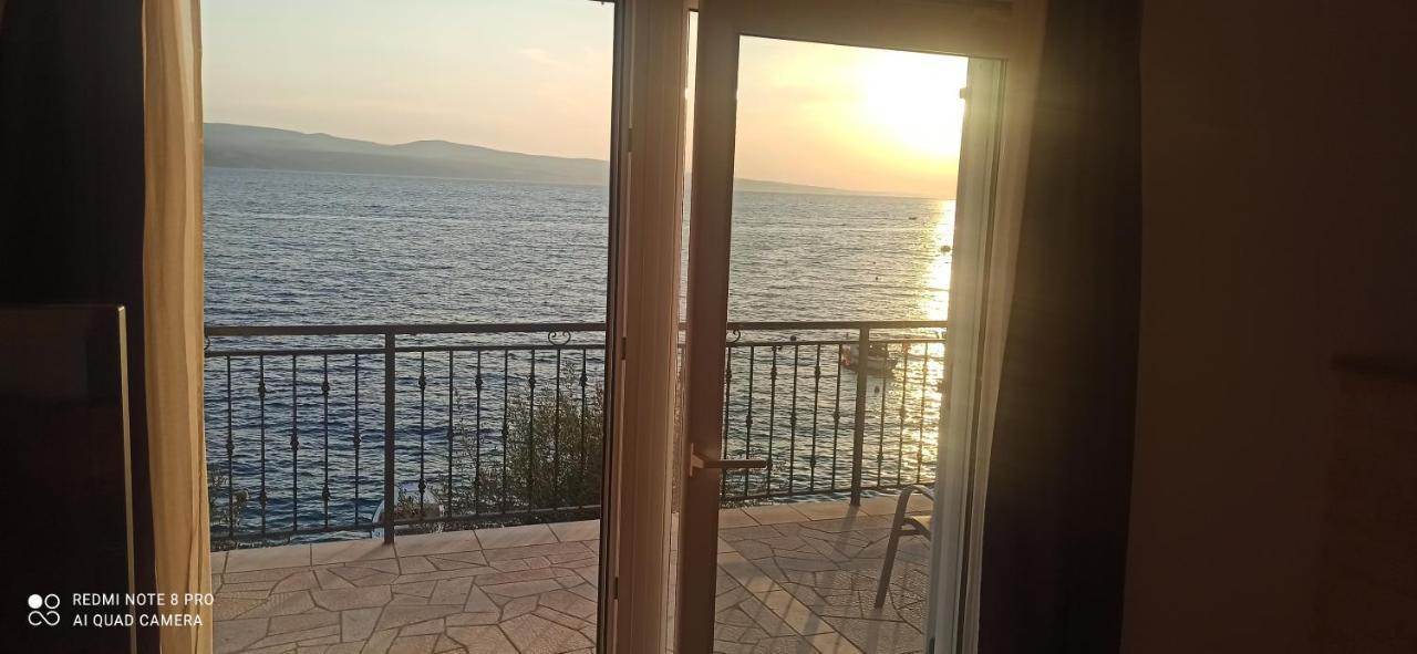 Apartment On The Beach Lokva Rogoznica Exterior photo